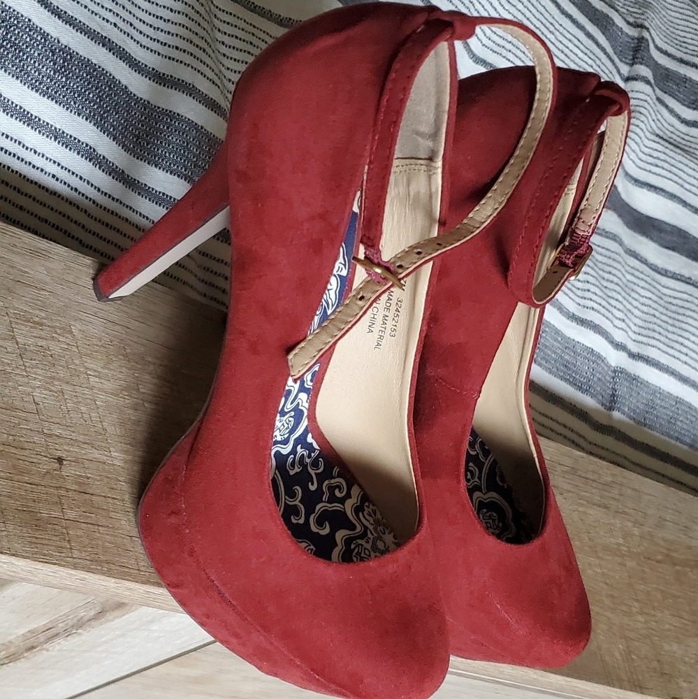 Blood Orange Pumps